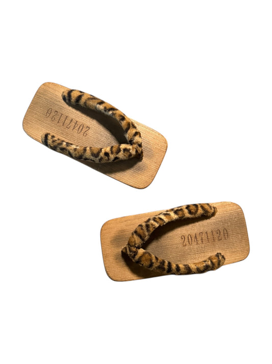 20471120 Wooden Geta Sandals